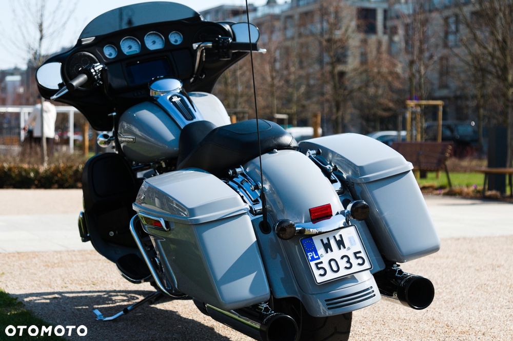 Harley-Davidson Touring Street Glide - 20