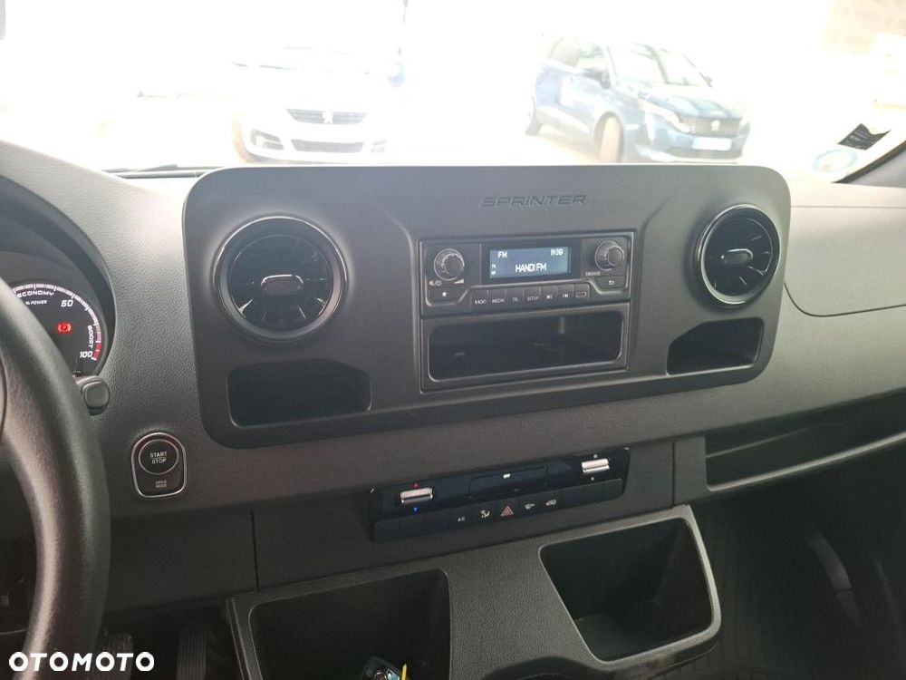 Mercedes-Benz Sprinter - 30