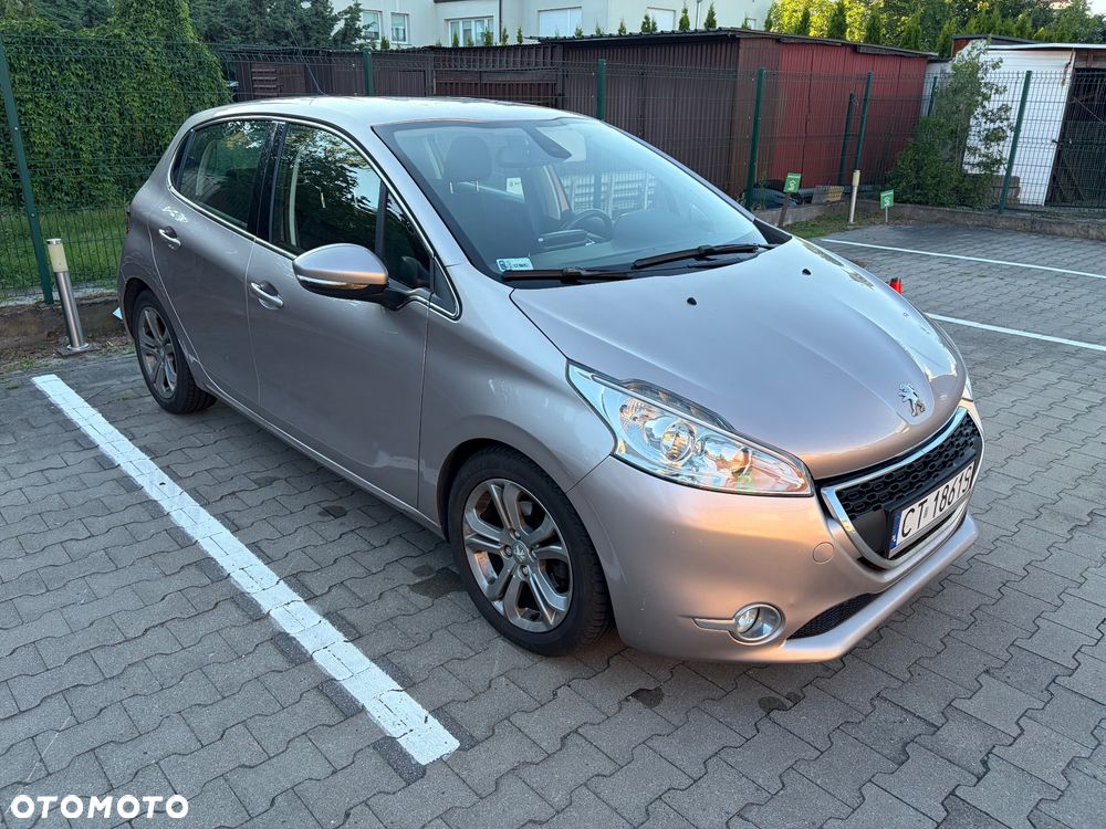 Peugeot 208 e-HDi FAP 92 EGS6 Stop&Start Allure - 2