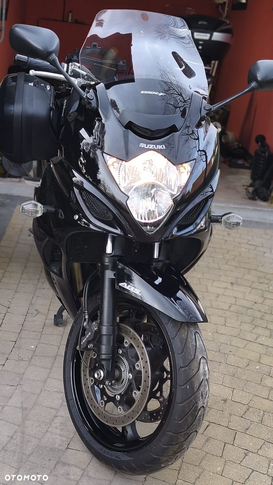 Suzuki GSX - 8