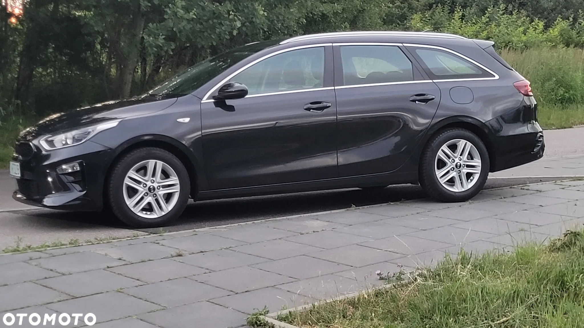 Kia Ceed - 4