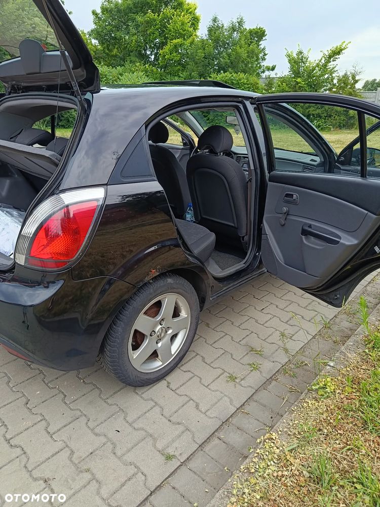 Kia Rio 1.4 Family - 6
