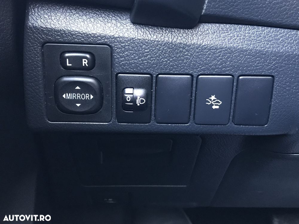 Toyota Auris 1.8 L VVT-i Sol+ - 26