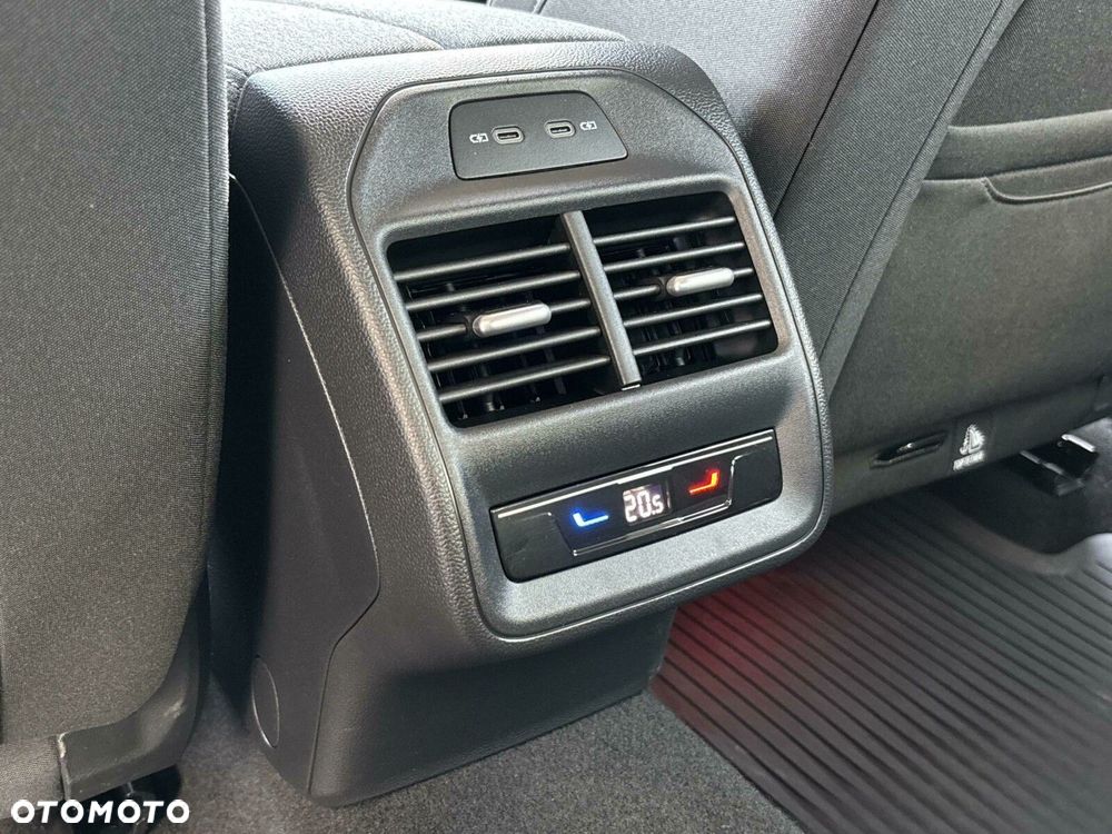Skoda Superb 2.0 TDI SCR Selection DSG - 29