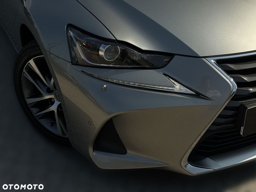 Lexus IS - 24