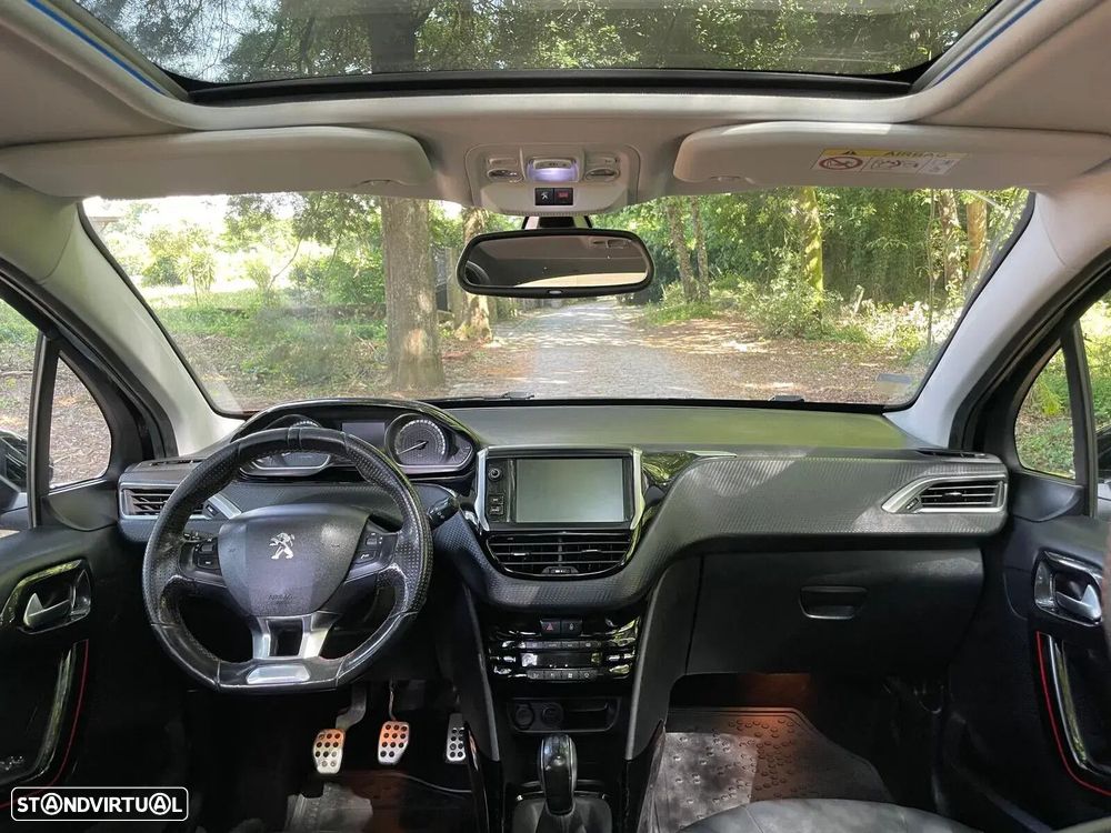 Peugeot 2008 1.2 PureTech GT Line - 15