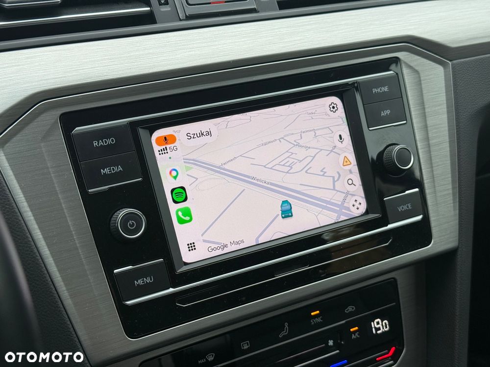Volkswagen Passat - 8
