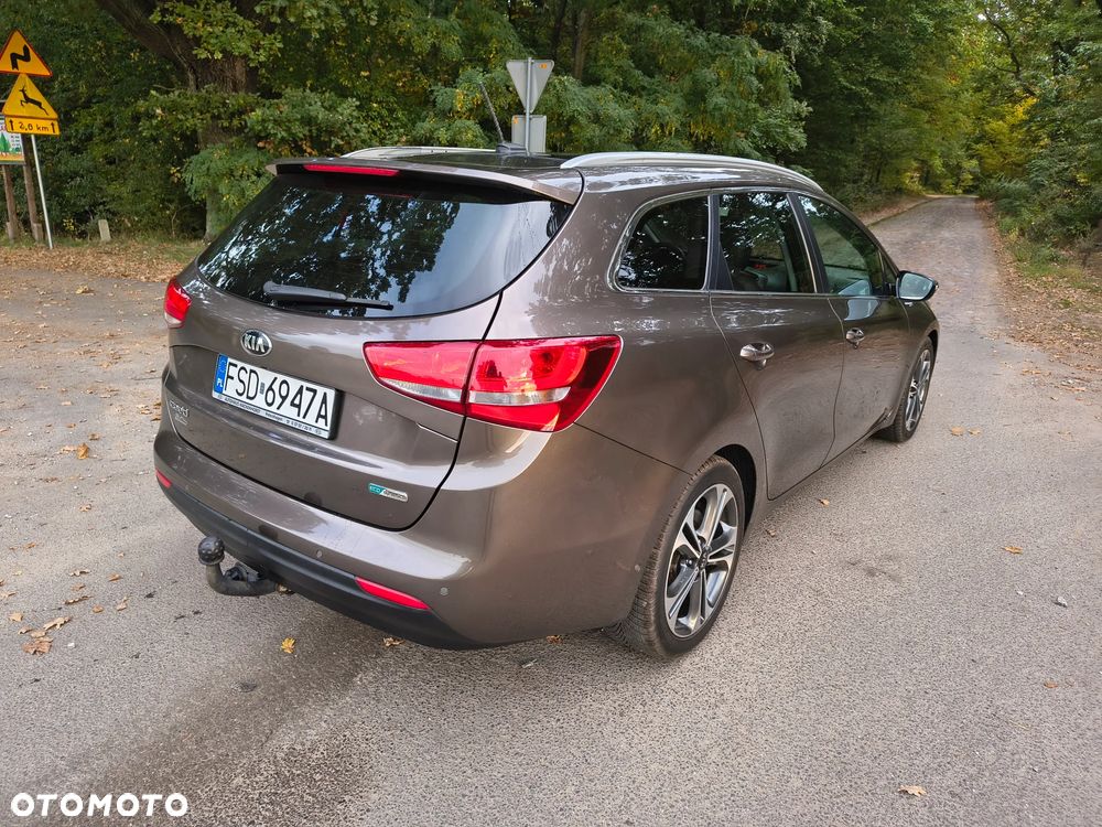 Kia Ceed - 10