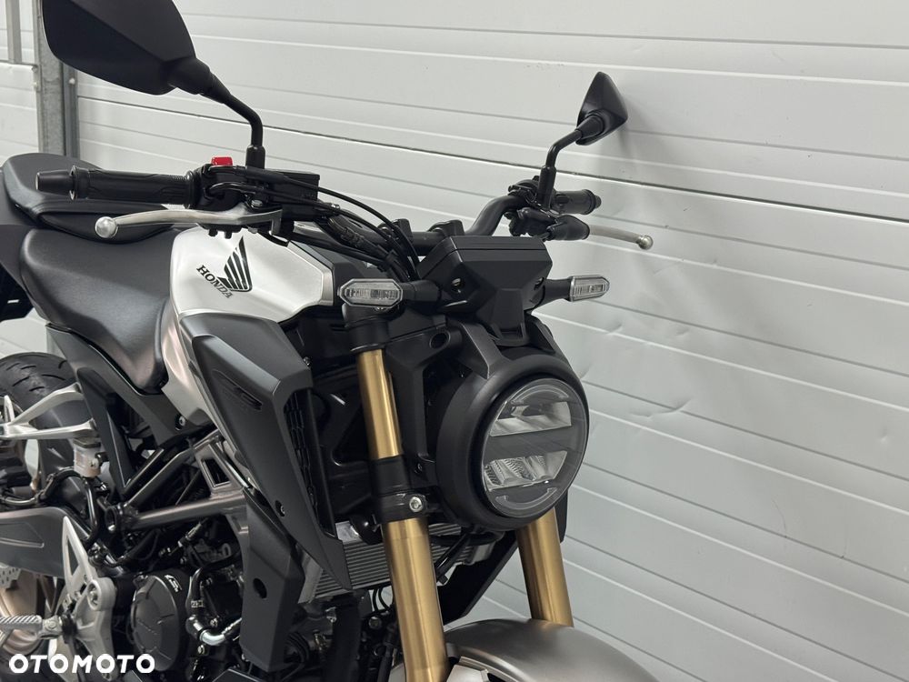 Honda CB - 11
