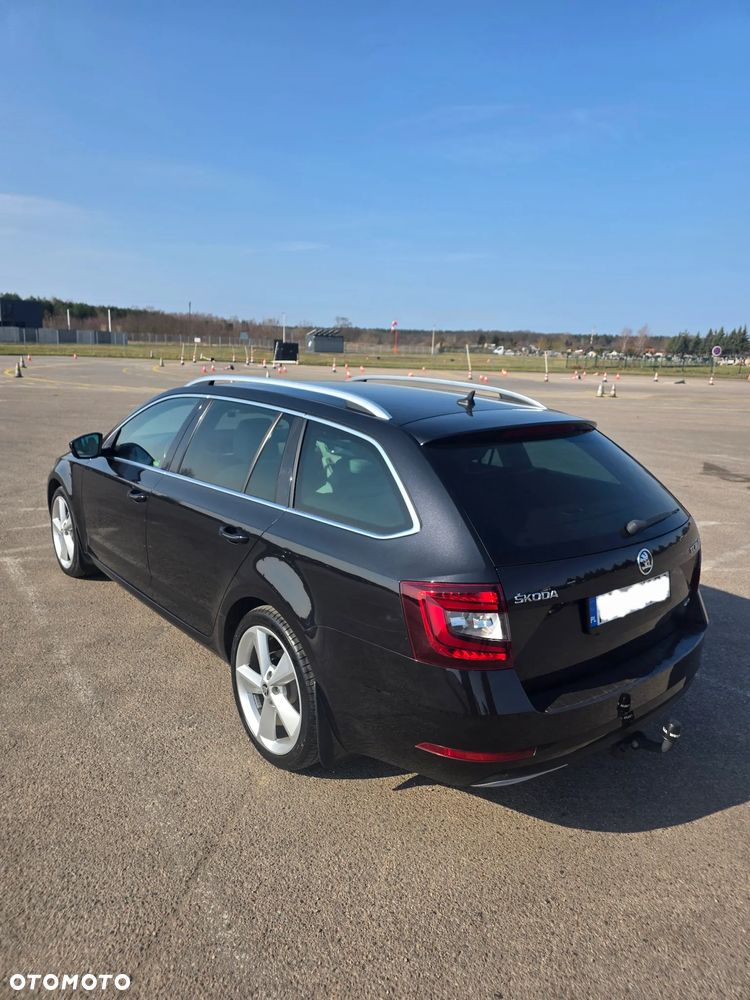 Skoda Octavia 2.0 TDI 4x4 Style DSG - 5