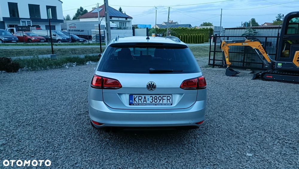 Volkswagen Golf - 6