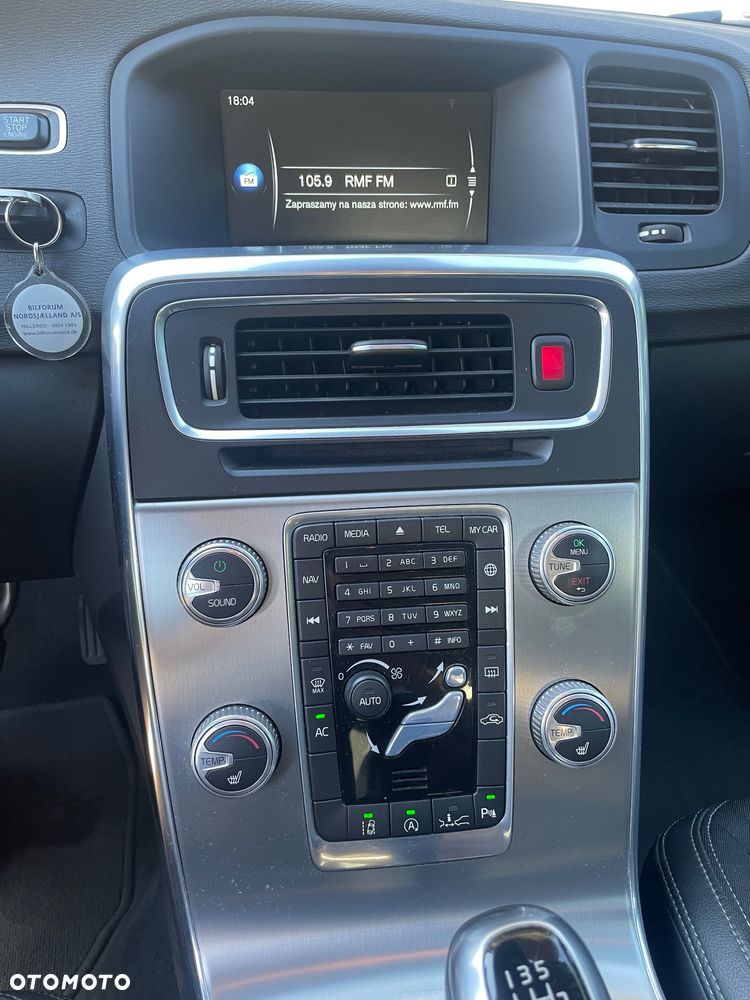 Volvo V60 D3 Drive-E Momentum - 4