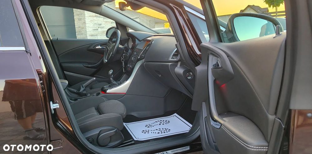 Opel Astra 1.4 Turbo Exklusiv - 26