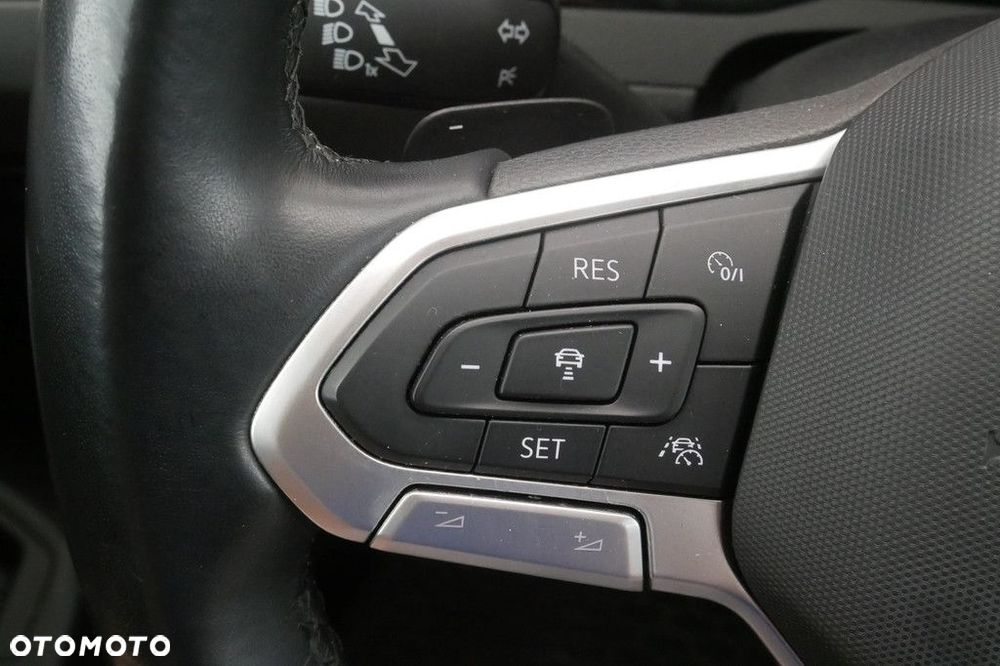 Volkswagen Passat Variant 2.0 TSI Business DSG - 23