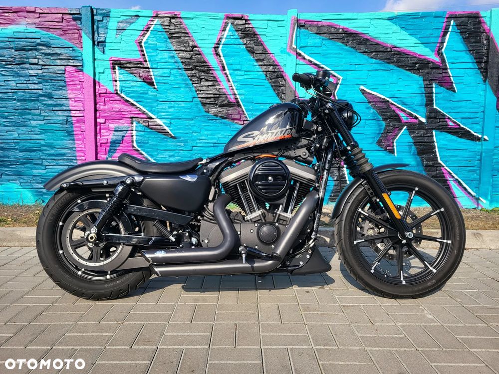Harley-Davidson Sportster Iron 883 - 2