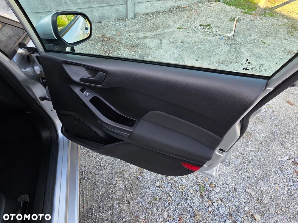 Ford Fiesta - 23