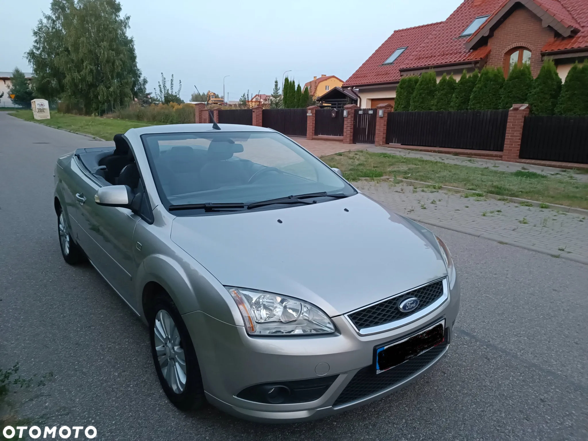 Ford Focus Coupe-Cabriolet 2.0 16V Titanium - 14