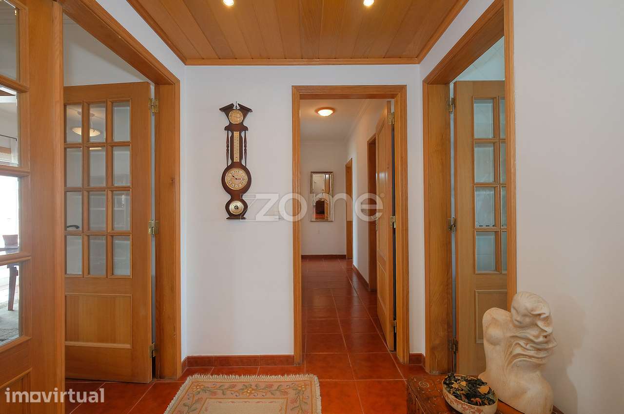 Apartamento T2 com 3 Lugares de Garagem | Alvide, Alcabideche, Cascais - Grande imagem: 3/25