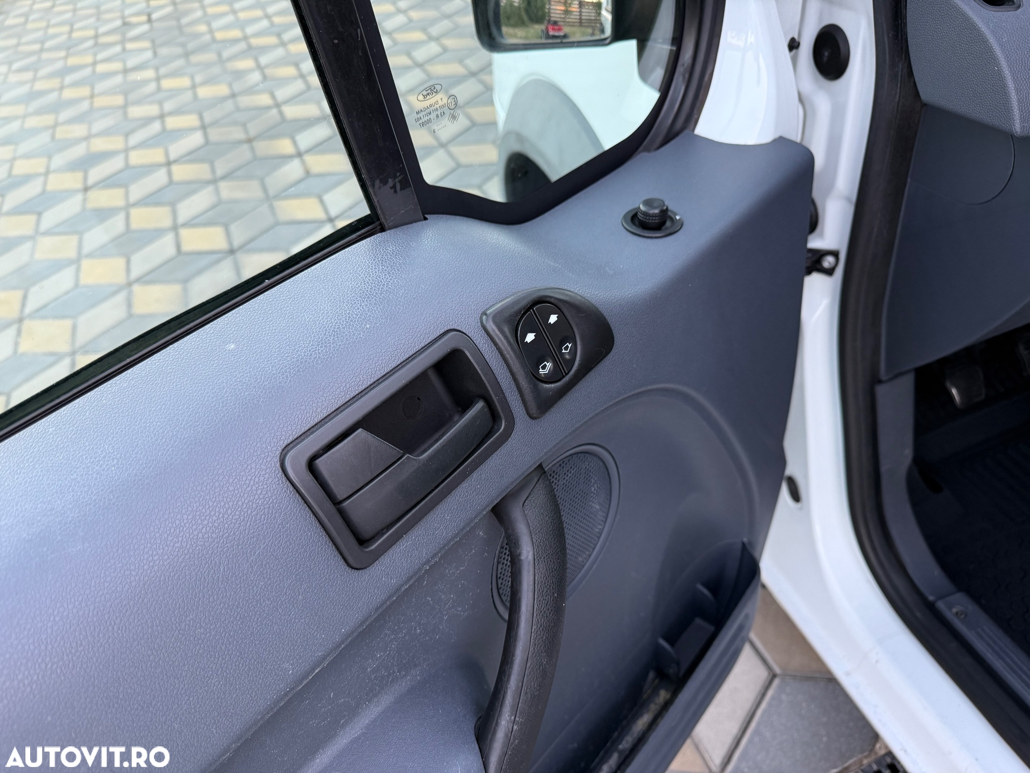 Ford Transit Connect - 16