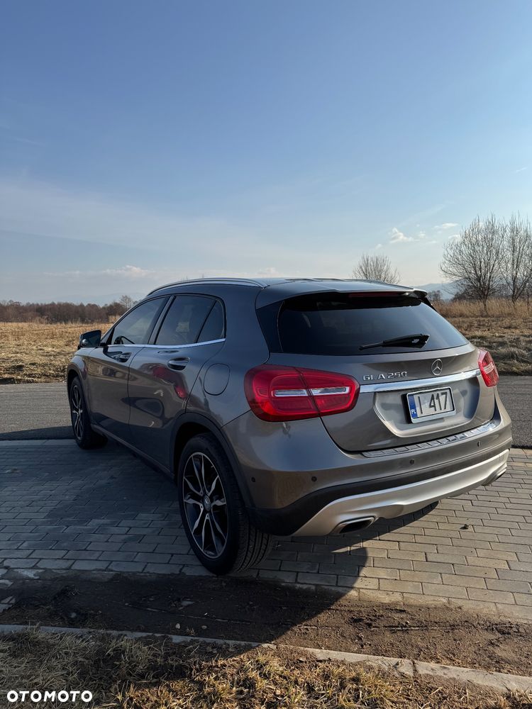 Mercedes-Benz GLA 250 7G-DCT Activity Edition - 13