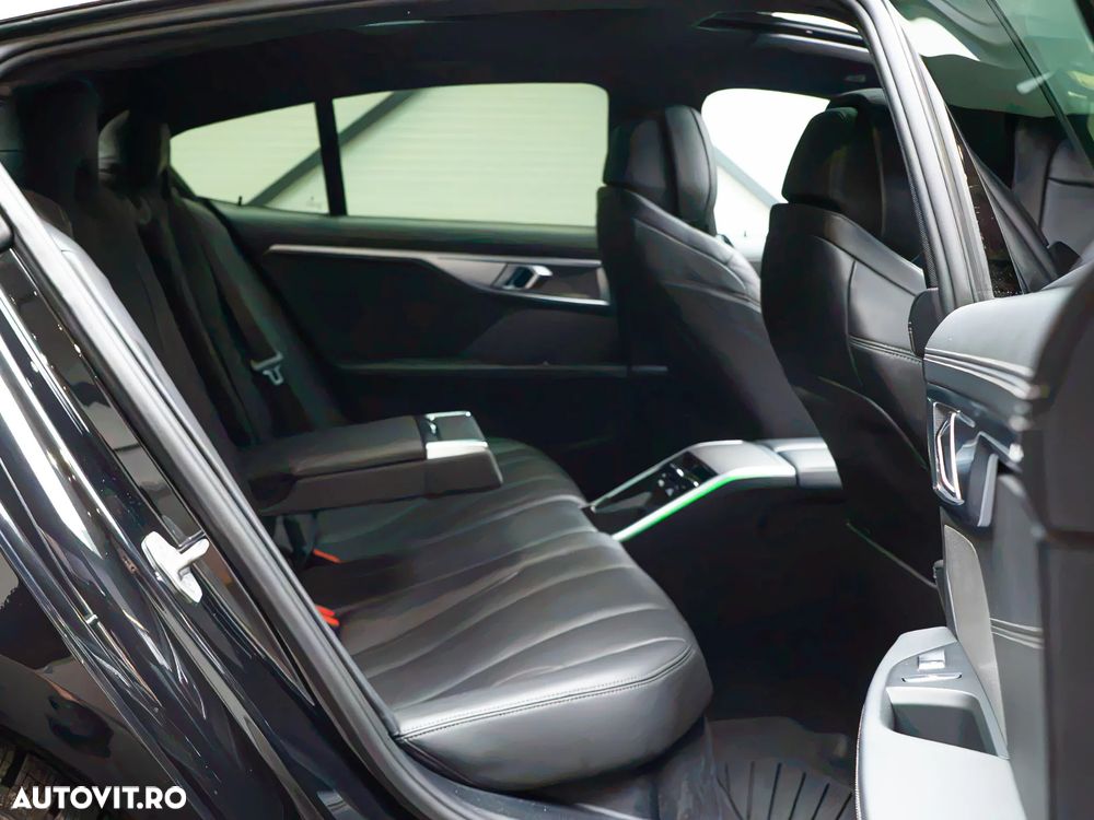 BMW Seria 8 840d xDrive - 34
