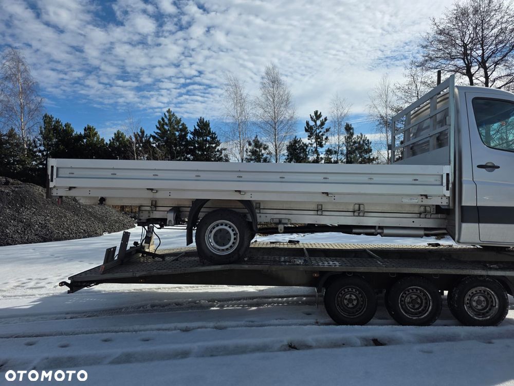 Zabudowa skrzyniowa / platforma – Mercedes Sprinter – 4,95 x 2,10 m - 2