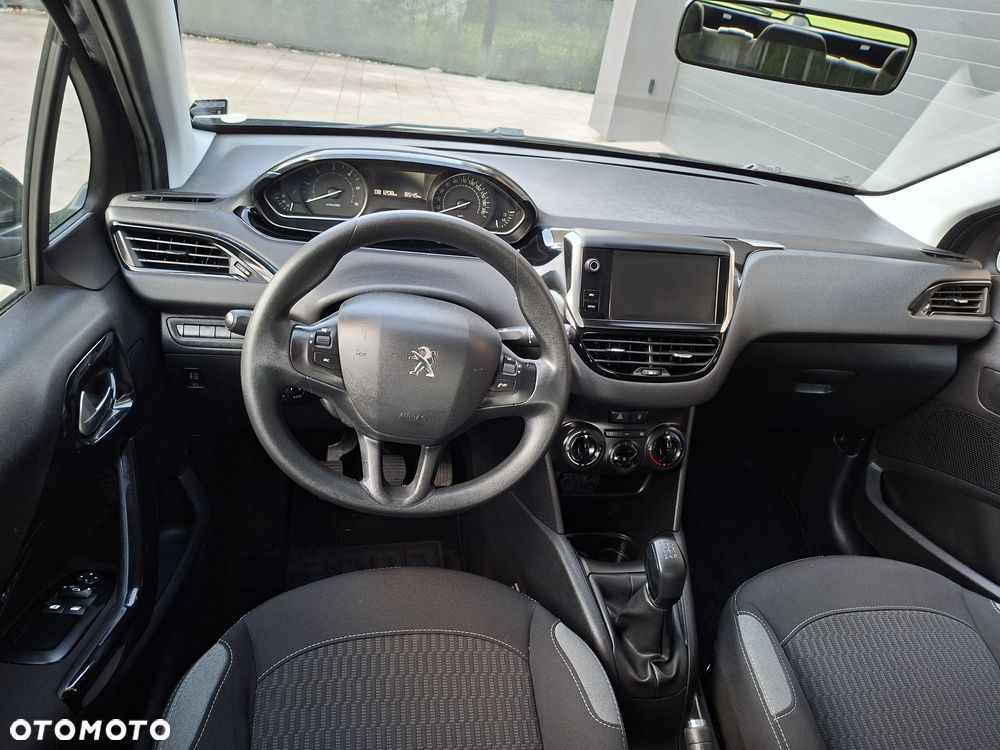 Peugeot 208 - 9