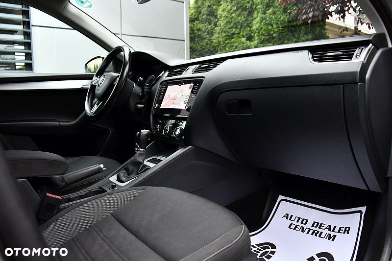 Skoda Octavia 1.6 TDI DSG Style - 6