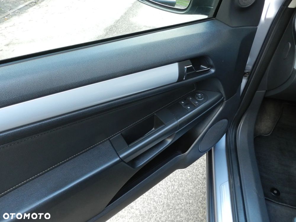 Opel Astra 1.6 Cosmo - 26