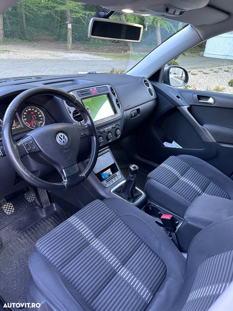 Volkswagen Tiguan - 8