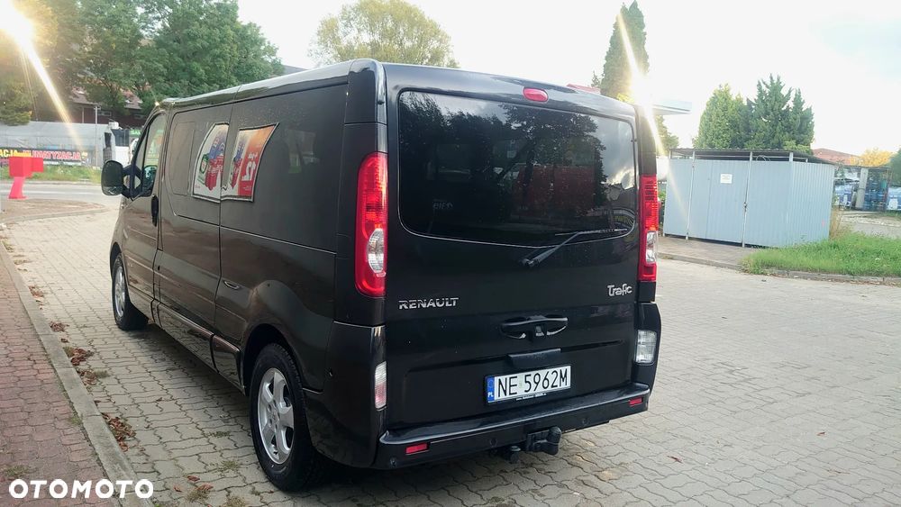 Renault Trafic Grand Passenger Black Edition - 20