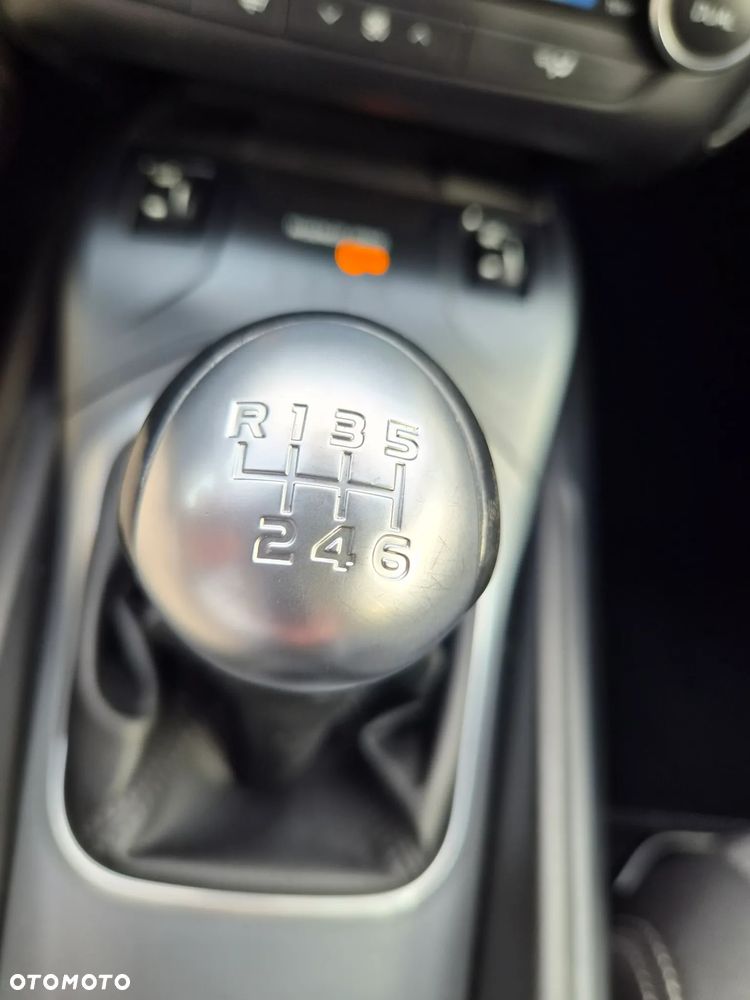 Toyota Avensis 1.8 Sol plus NAVI - 22