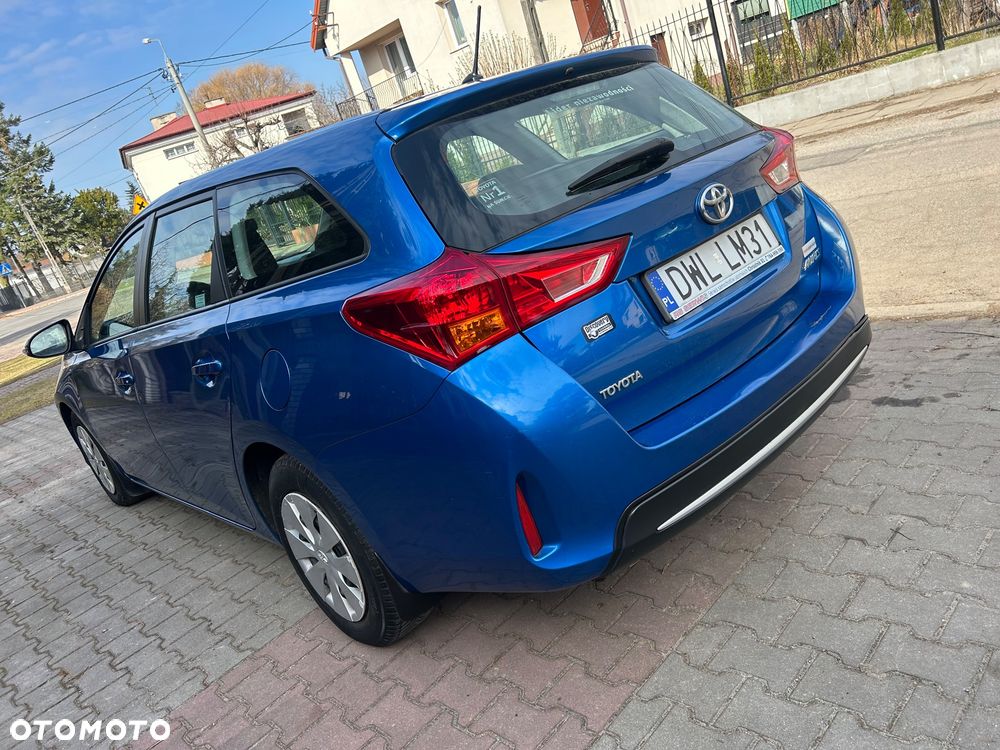 Toyota Auris 1.4 D-4D Terra EU5 - 7