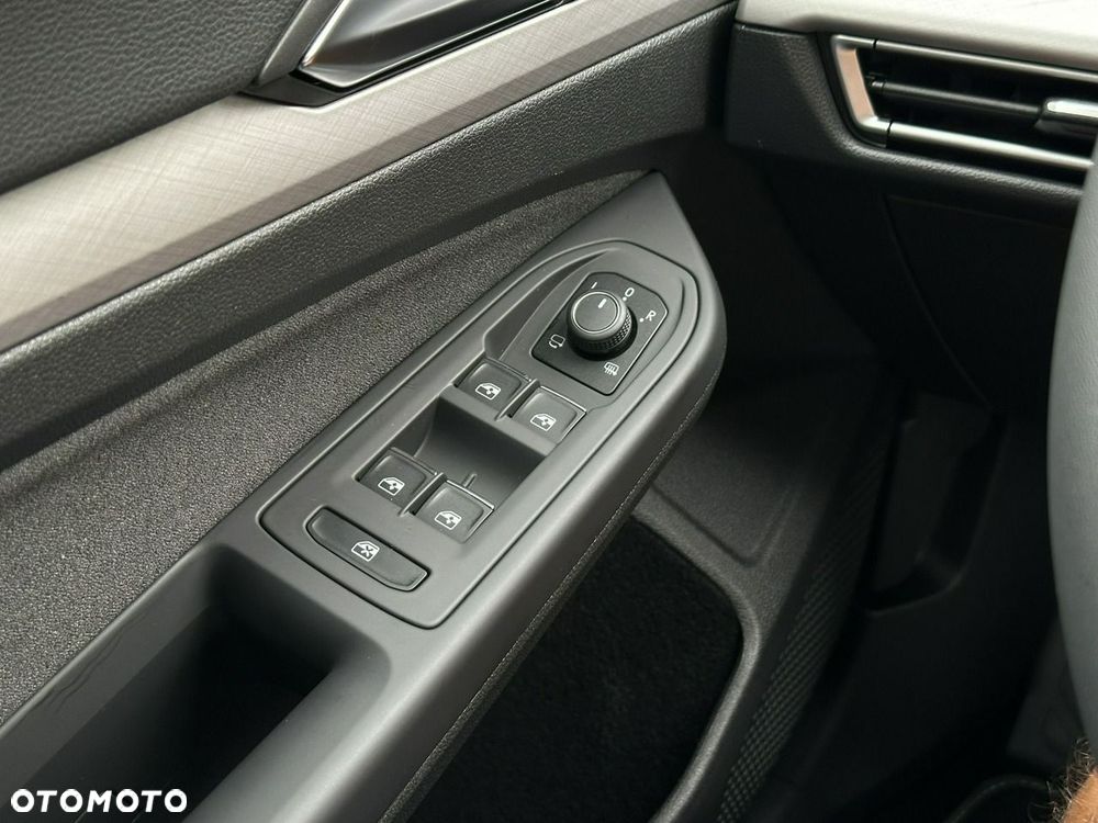 Volkswagen Golf - 33