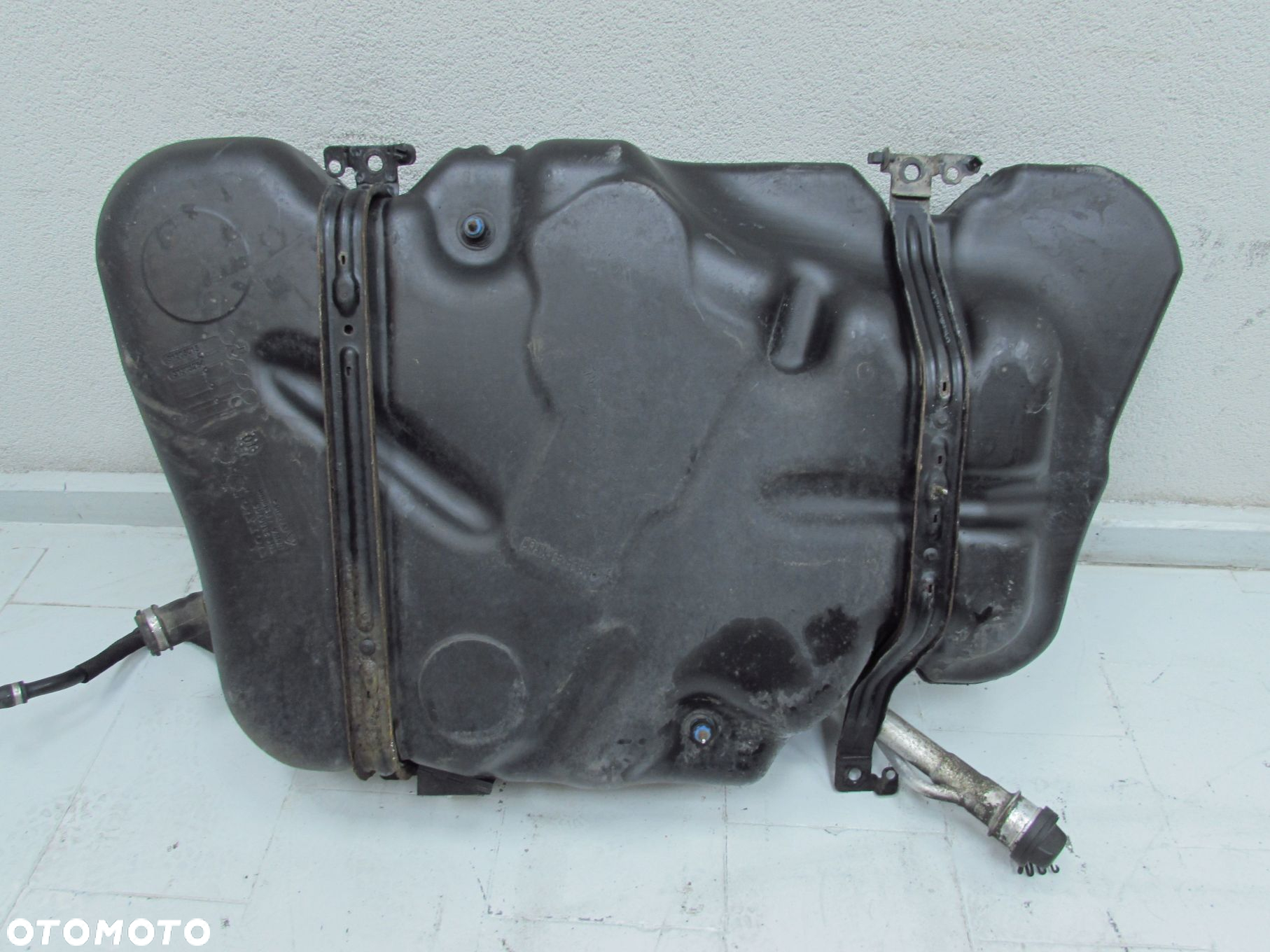 VOLVO XC60 2.4 D5 2WD 08-17 ZBIORNIK BAK PALIWA 31303264 - 4