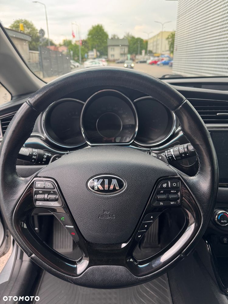 Kia Ceed 1.6 GDI DCT Platinum Edition - 22