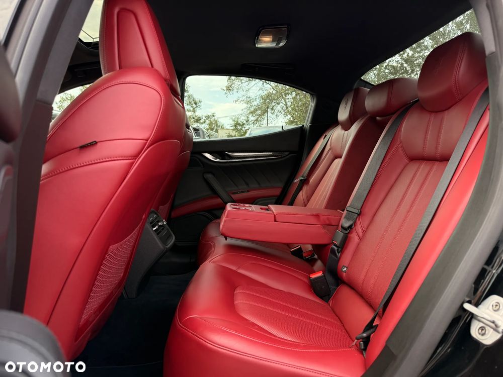 Maserati Ghibli - 30