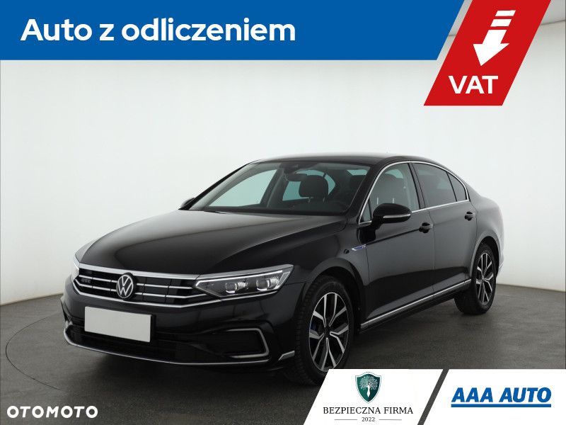 Volkswagen Passat - 2