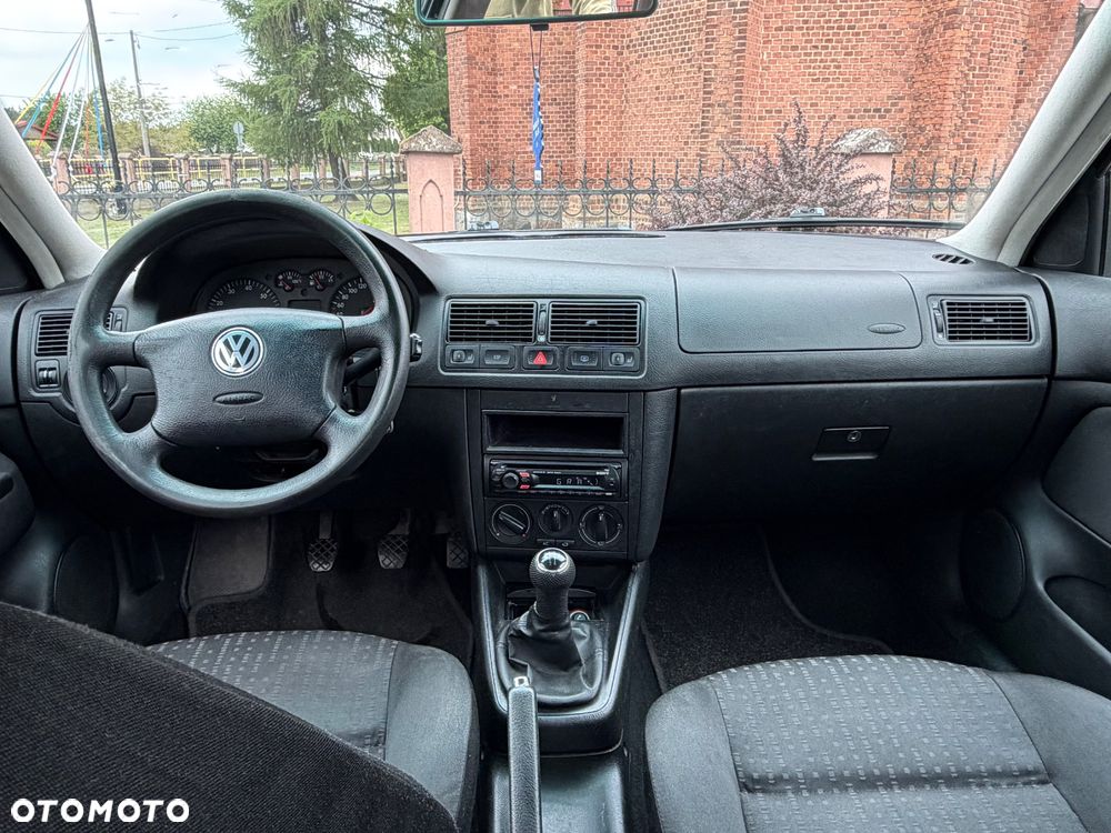 Volkswagen Golf 1.6 Comfortline - 9