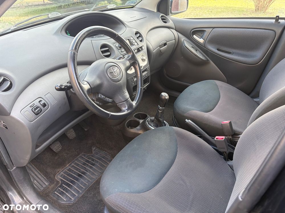 Toyota Yaris 1.4 D-4D Base - 9