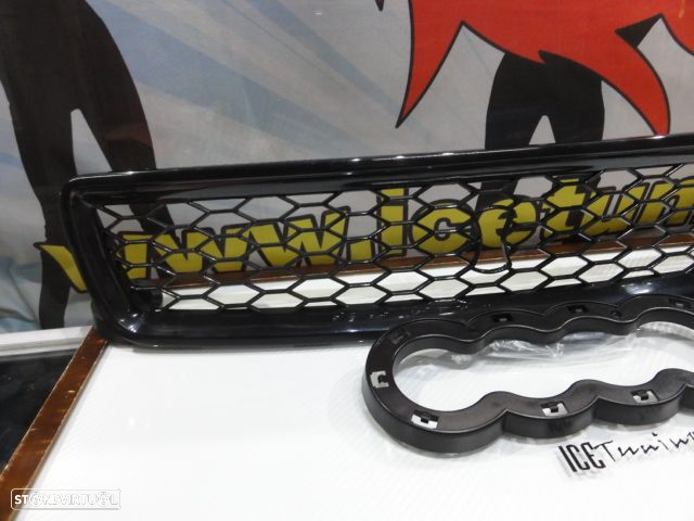 Grelha frontal em plástico Audi A4 B5 1995-2001 RS4 LOOK em preto brilhante - 2