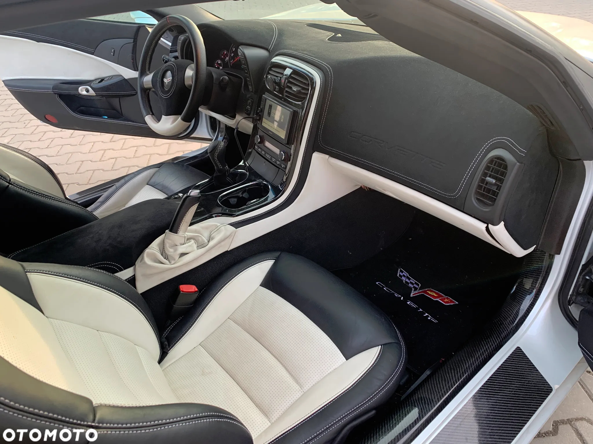 Chevrolet Corvette - 7