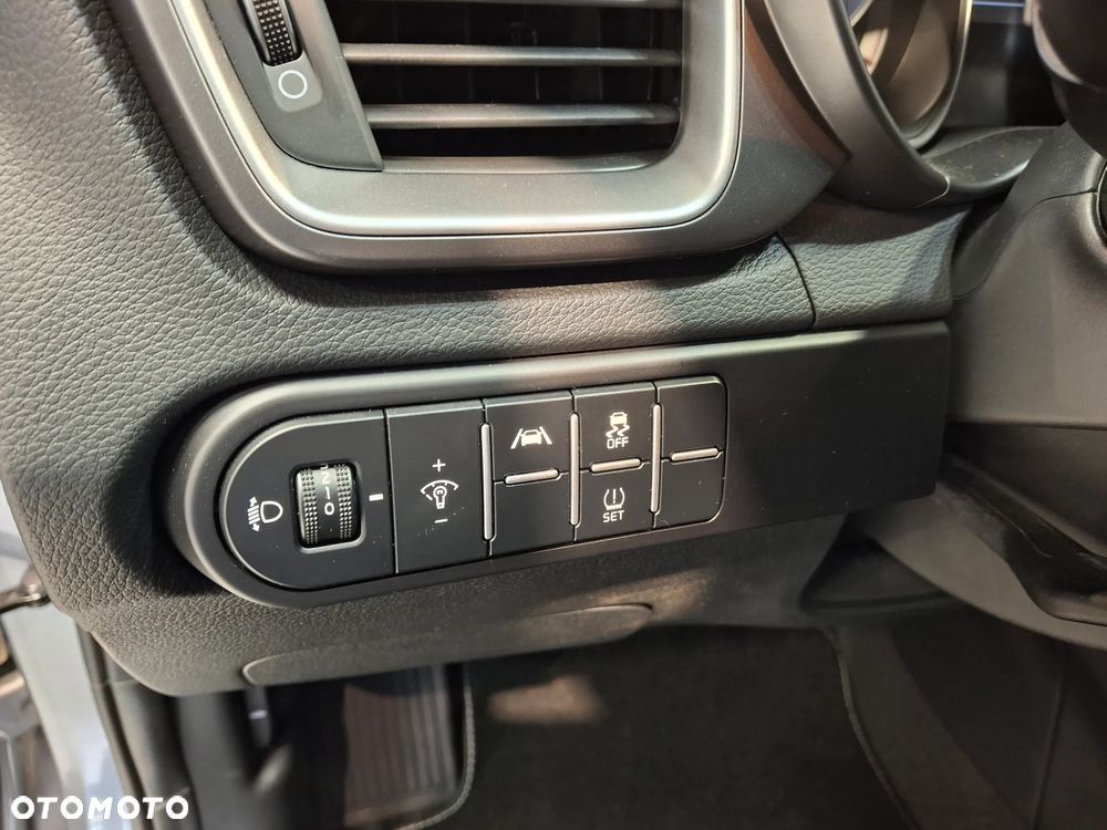 Kia XCeed 1.6 T-GDI M DCT - 13