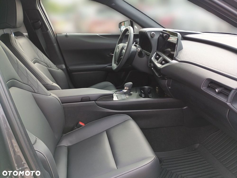 Lexus UX - 10