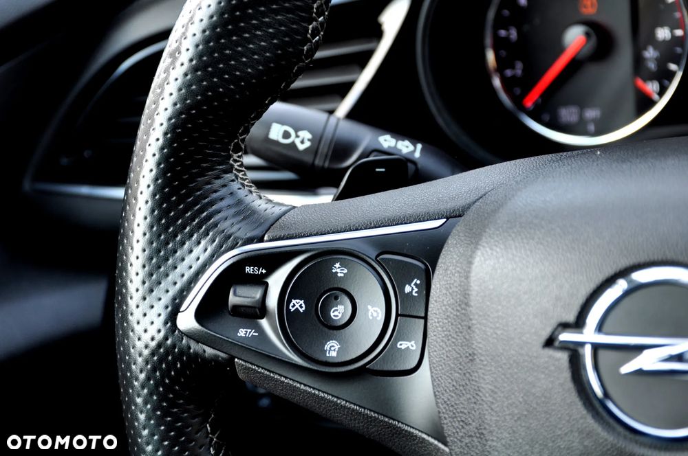 Opel Insignia 2.0 CDTI automatik Business Edition - 28