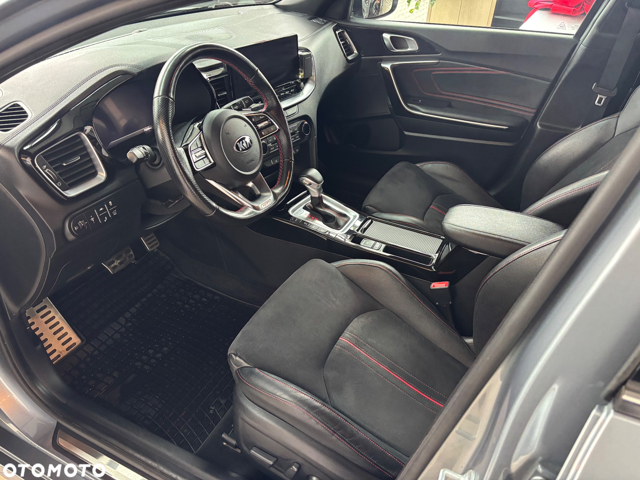 Kia ProCeed 1.6 T-GDI GT DCT - 10