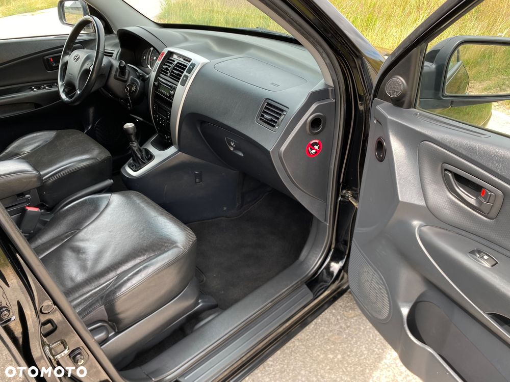 Hyundai Tucson 2.0 2WD GLS Navi - 24
