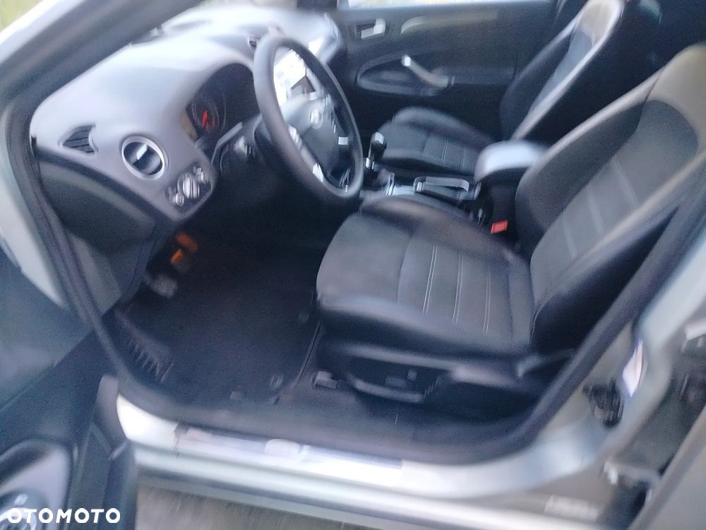 Ford Mondeo 2.0 TDCi Titanium - 19