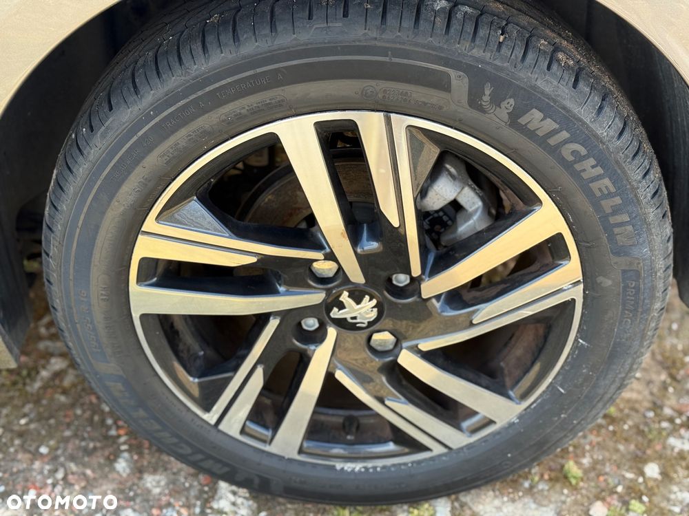 Peugeot 208 - 14
