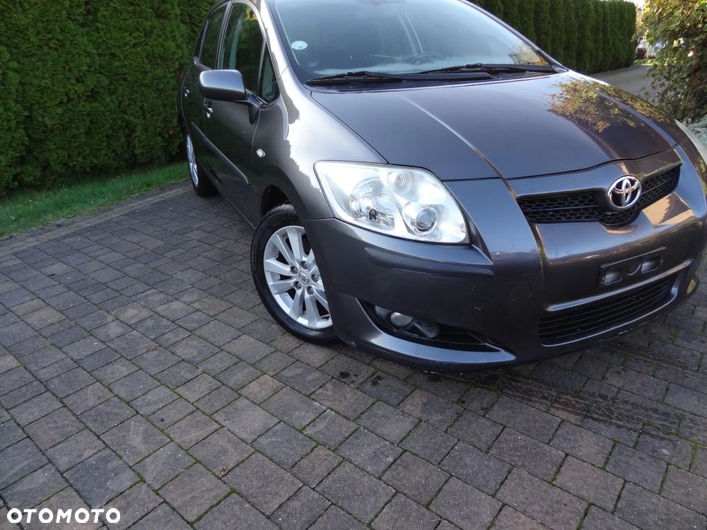 Toyota Auris 2.0 D-4D - 1